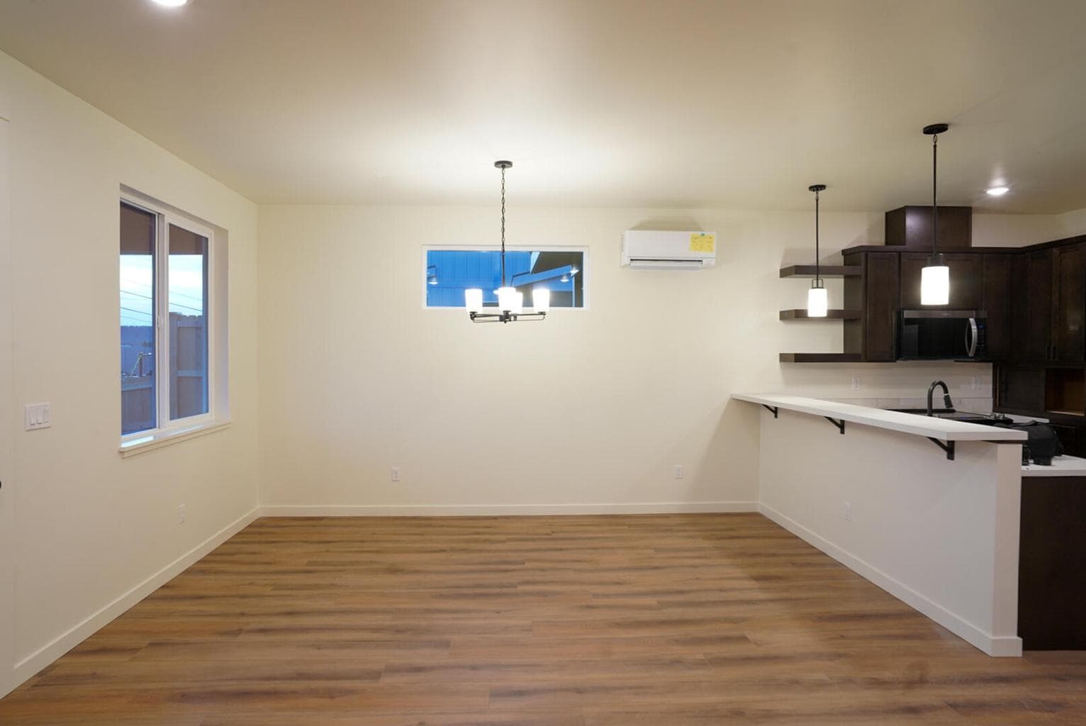 Photo of 1501 Laughlin 4 of 20