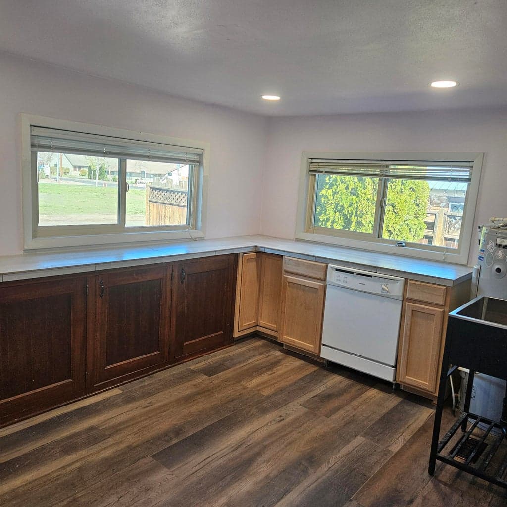 Photo of 725 8th 3 of 23