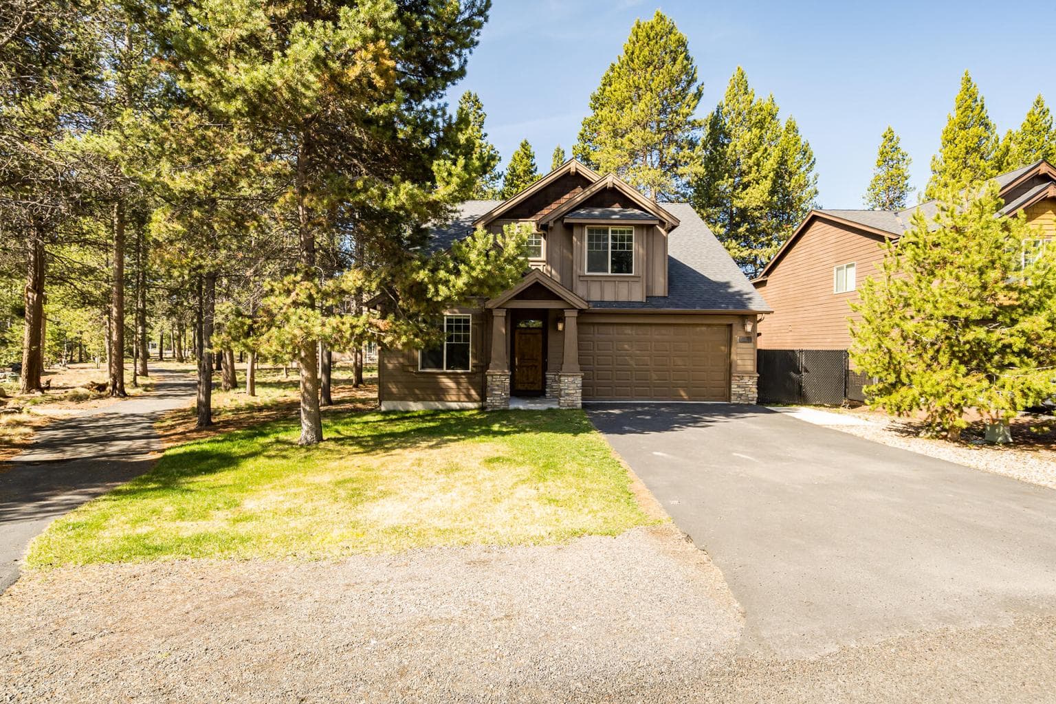 Photo of 16573 Beesley 3 of 43