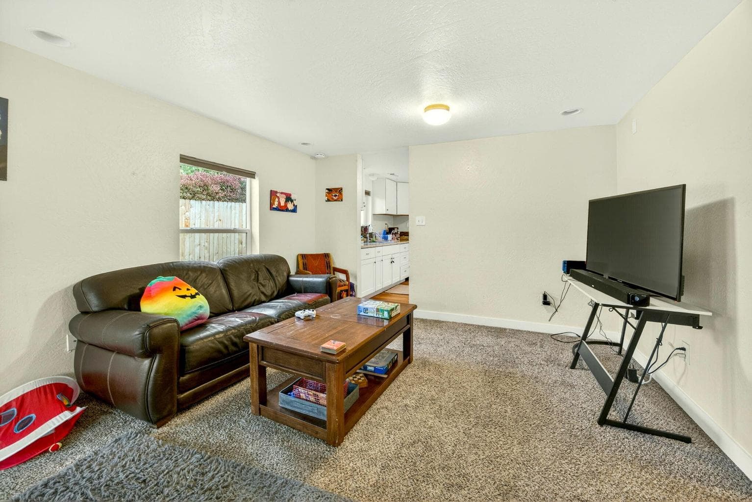 Photo of 115 California 5 of 44