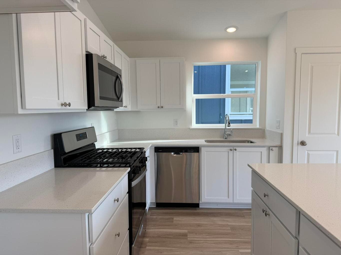 Photos of similar home, actual finishes may vary.