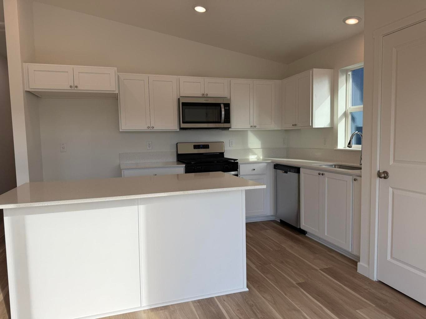 Photos of similar home, actual finishes may vary.