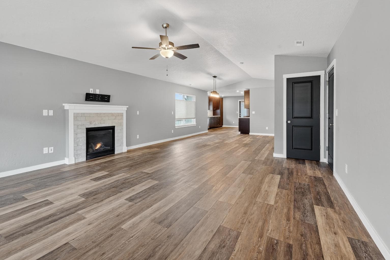 Photo of 728 Brookstone 4 of 40
