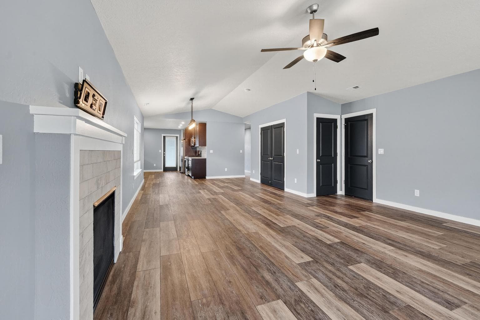 Photo of 728 Brookstone 5 of 40