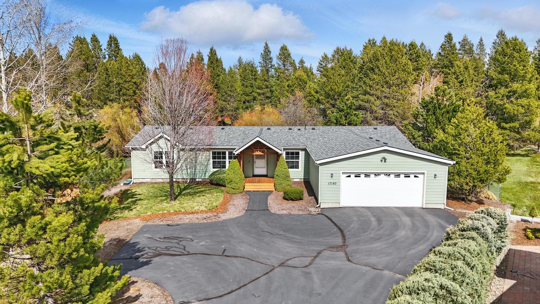 Welcome to the Riverfront! 17190 Wood Duck Court!