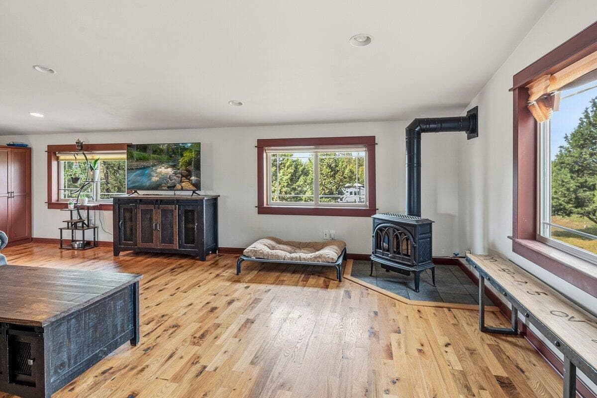 Photo of 10001 Geneva View 5 of 43