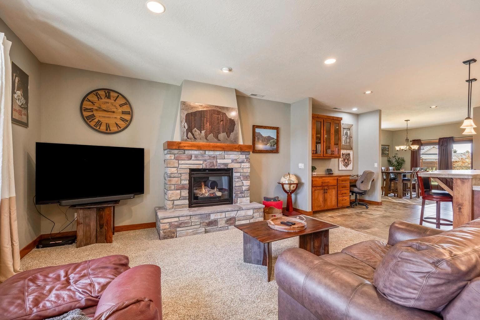 Photo of 1455 Hudspeth 4 of 40