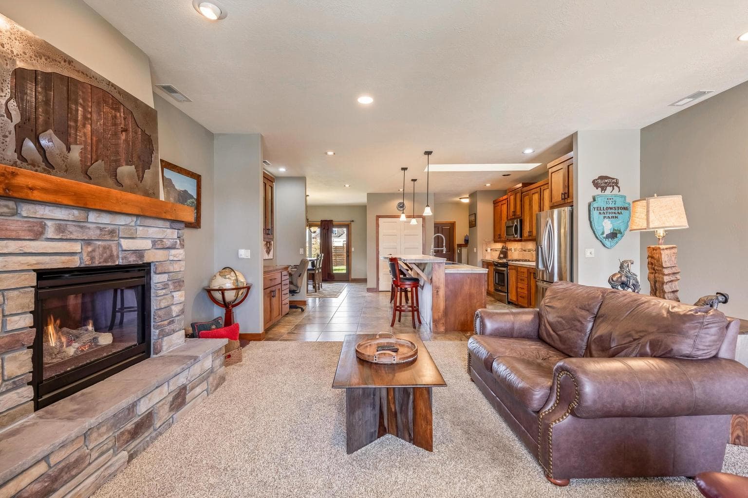 Photo of 1455 Hudspeth 5 of 40