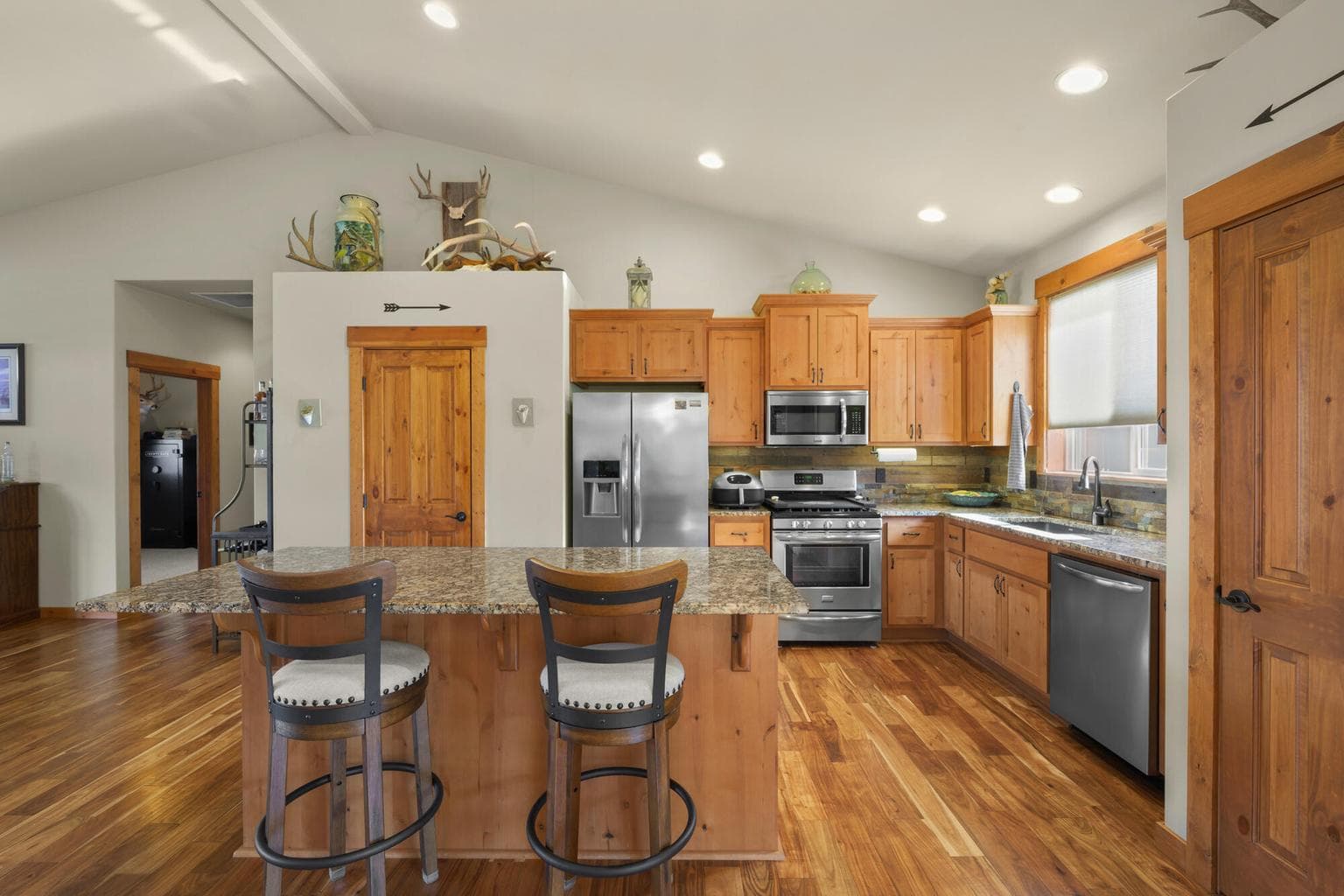 Photo of 220 28th 4 of 30