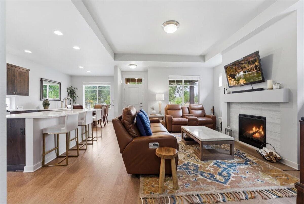 Photo of 51927 Lumberman 3 of 45