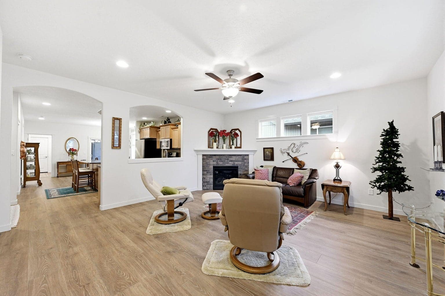 Photo of 619 Meadow 3 of 38