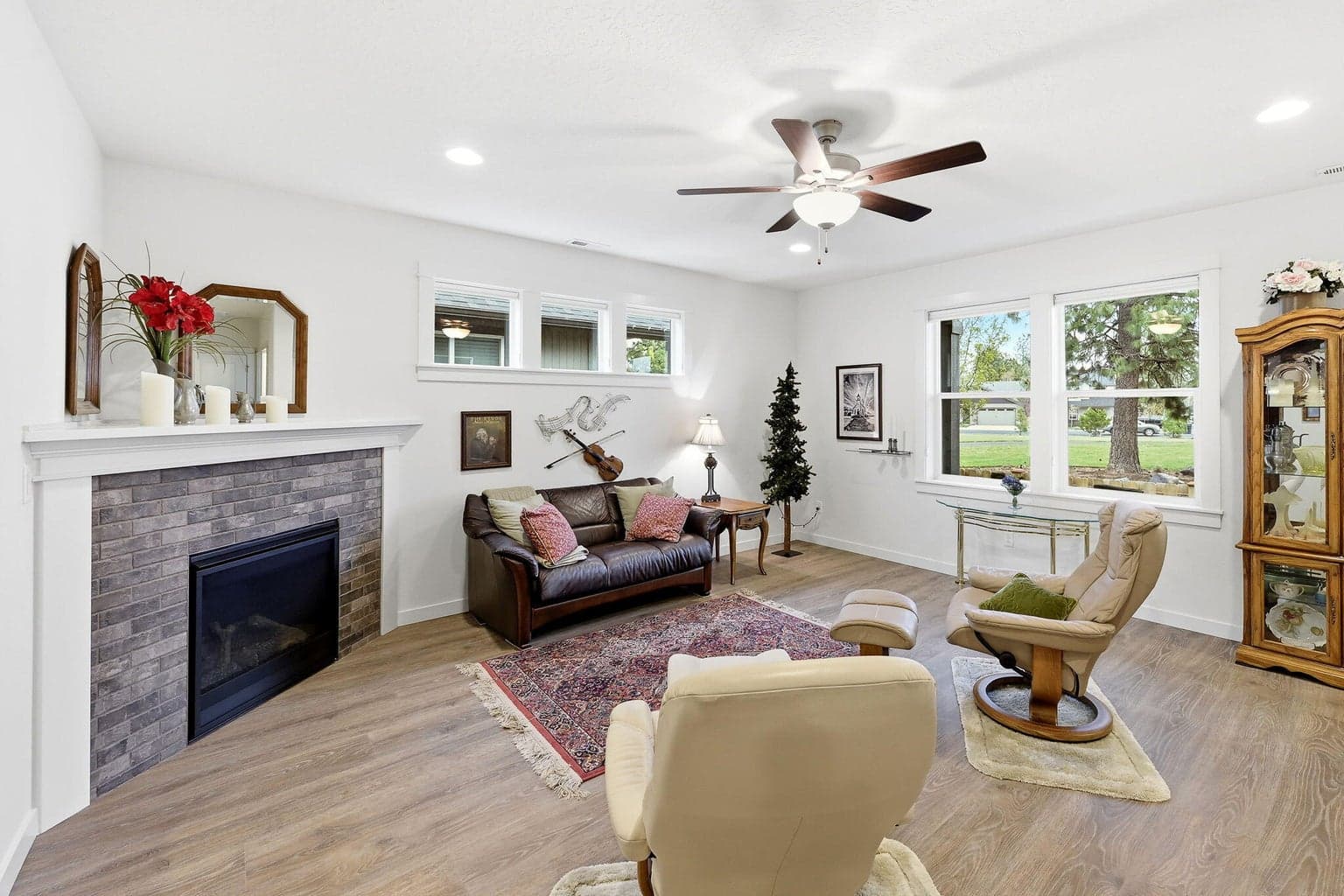 Photo of 619 Meadow 4 of 38
