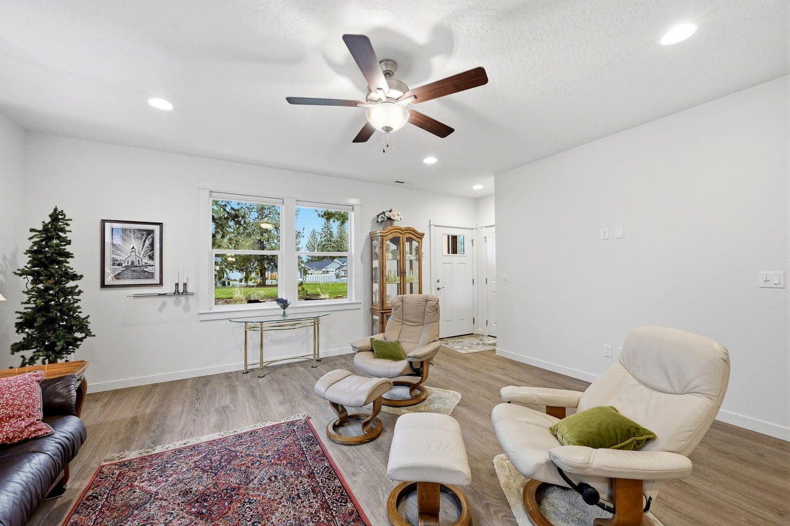 Photo of 619 Meadow 5 of 38
