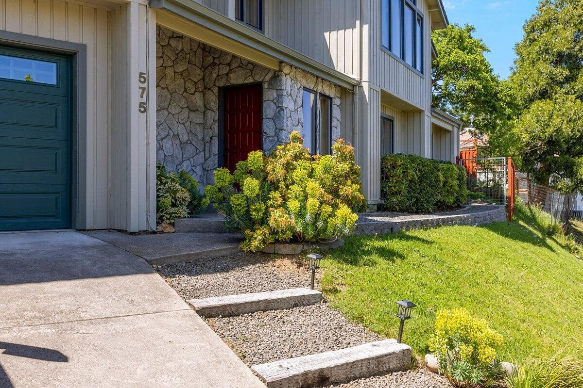 Photo of 575 Dogwood 3 of 29