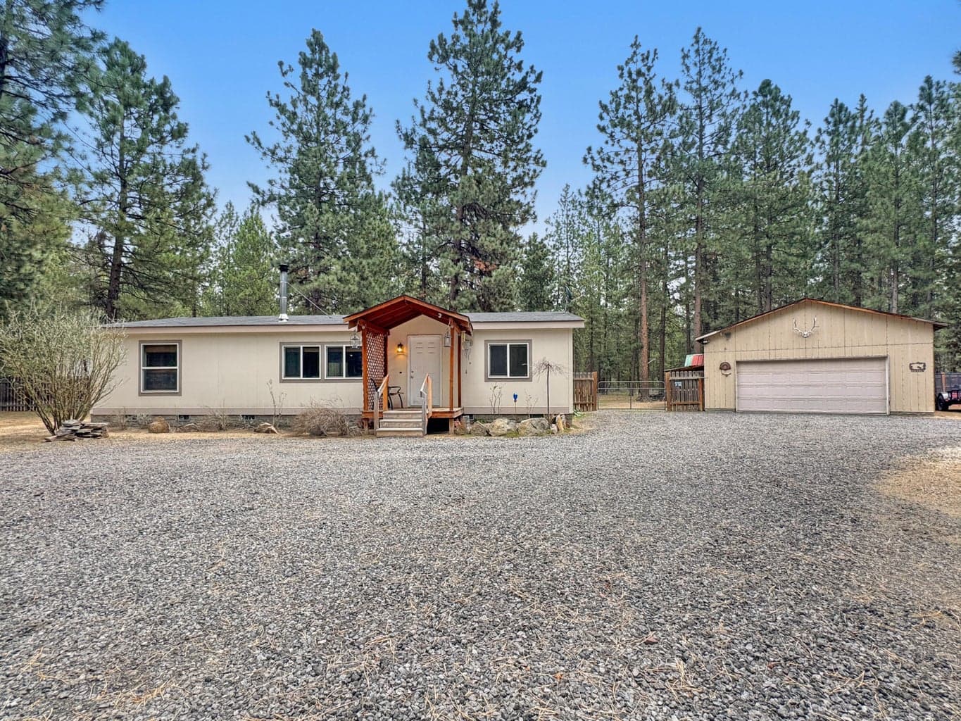 Photo of 51720 Pine Loop 2 of 38