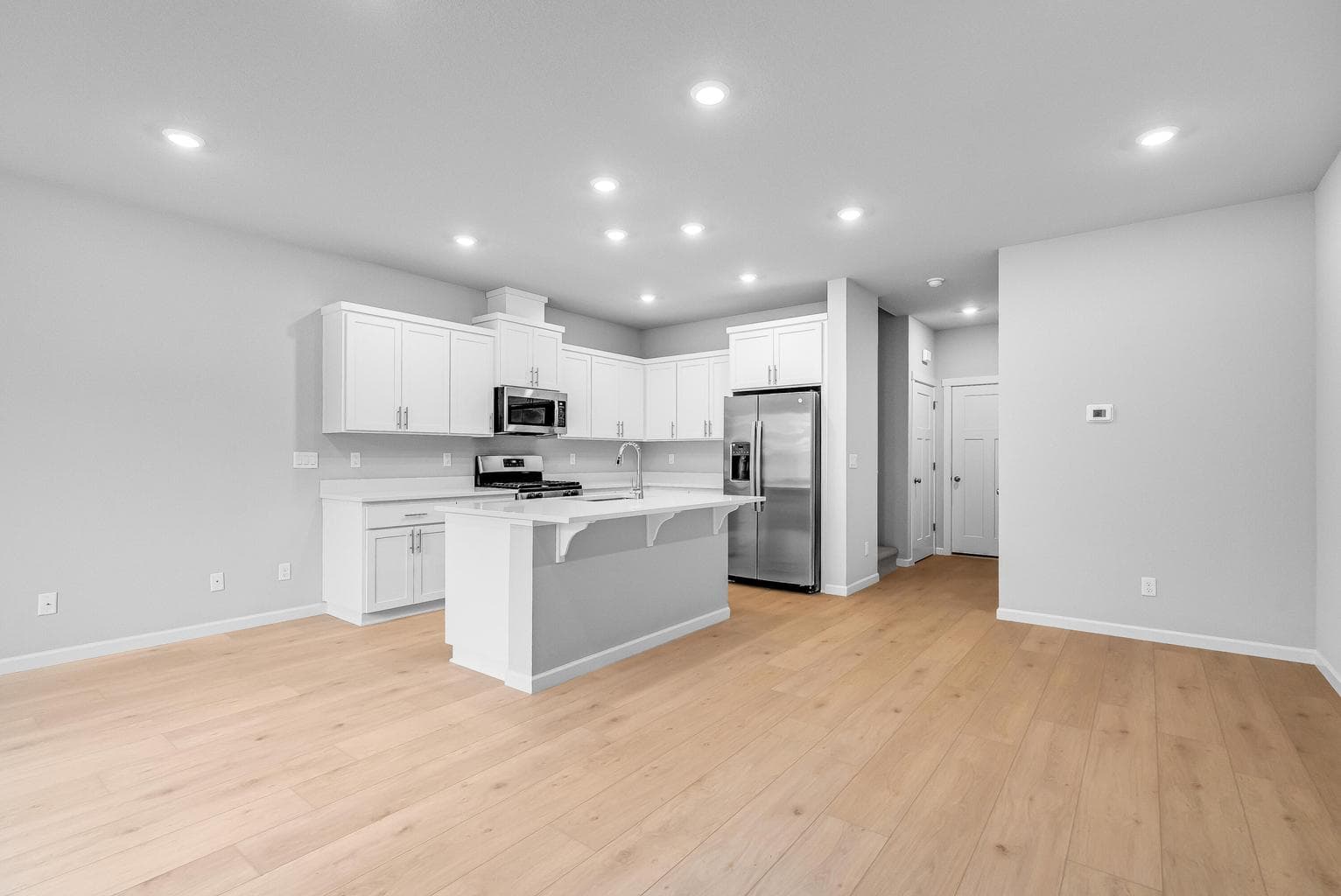 Photo of 736 Varnish Pl 3 of 24