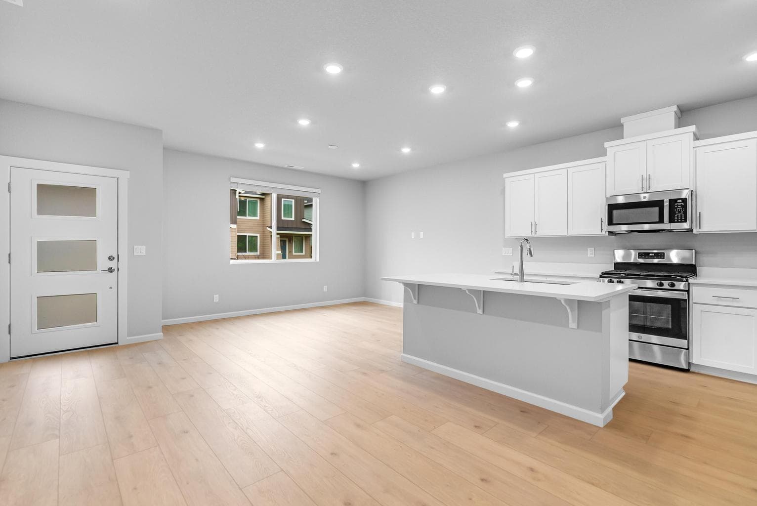 Photo of 736 Varnish Pl 4 of 24