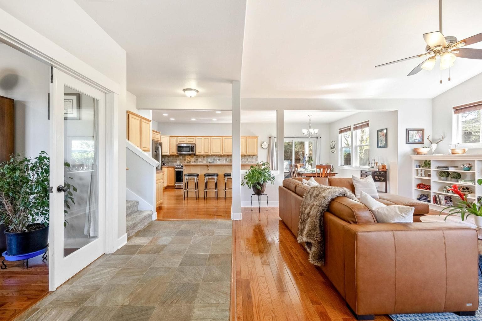 Photo of 1405 Hudspeth 2 of 38