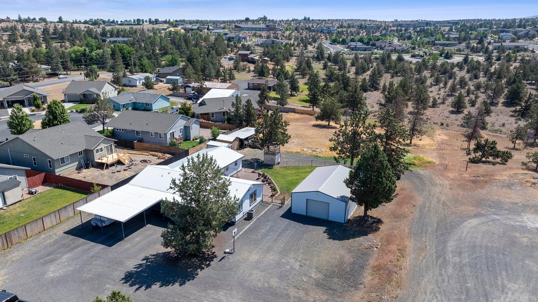 Photo of 605 Kinkade 3 of 44
