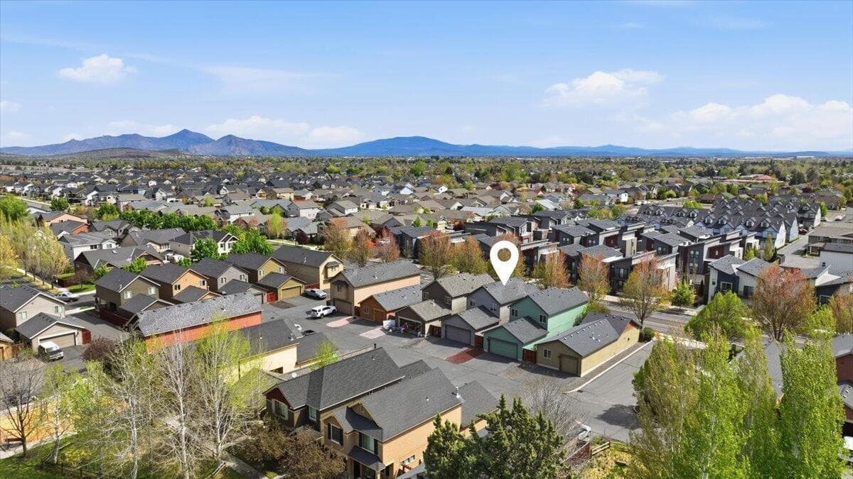 Photo of 437 27th 2 of 39