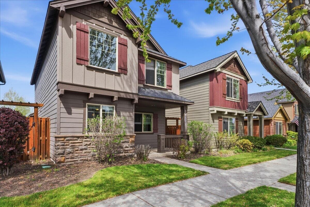 Photo of 437 27th 3 of 39