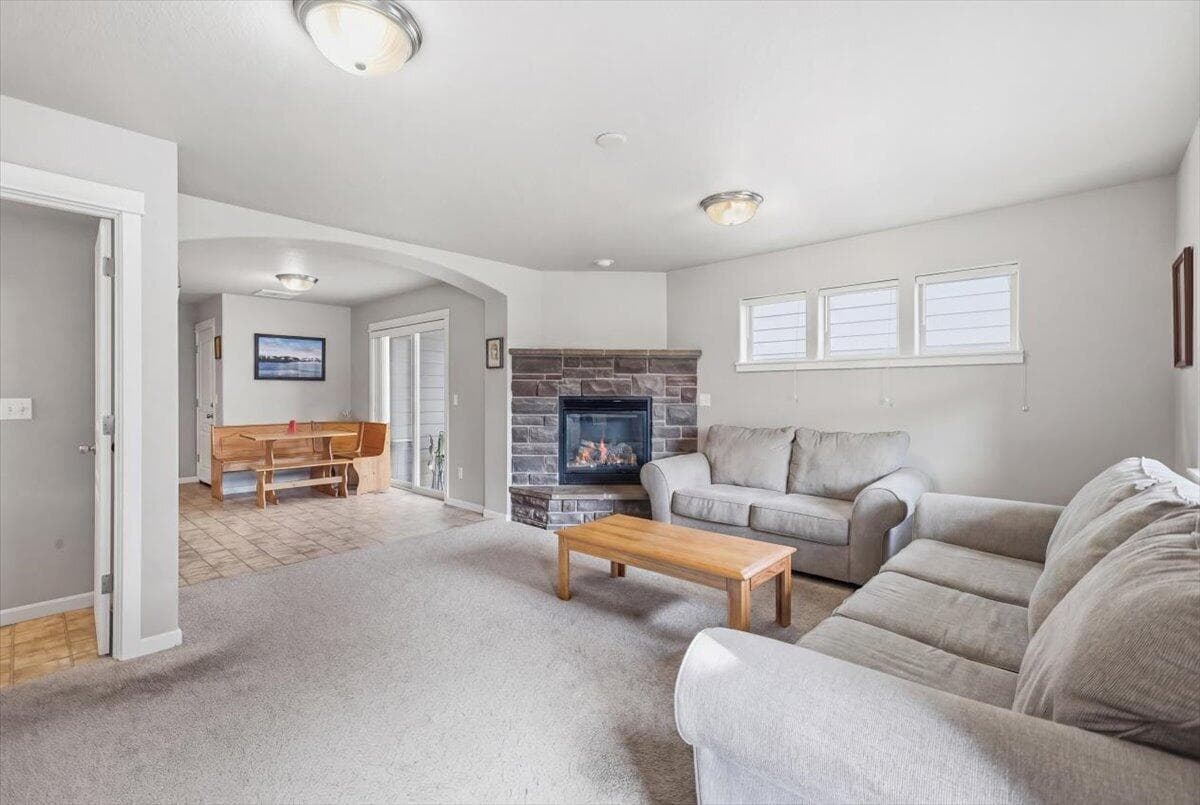 Photo of 437 27th 4 of 39
