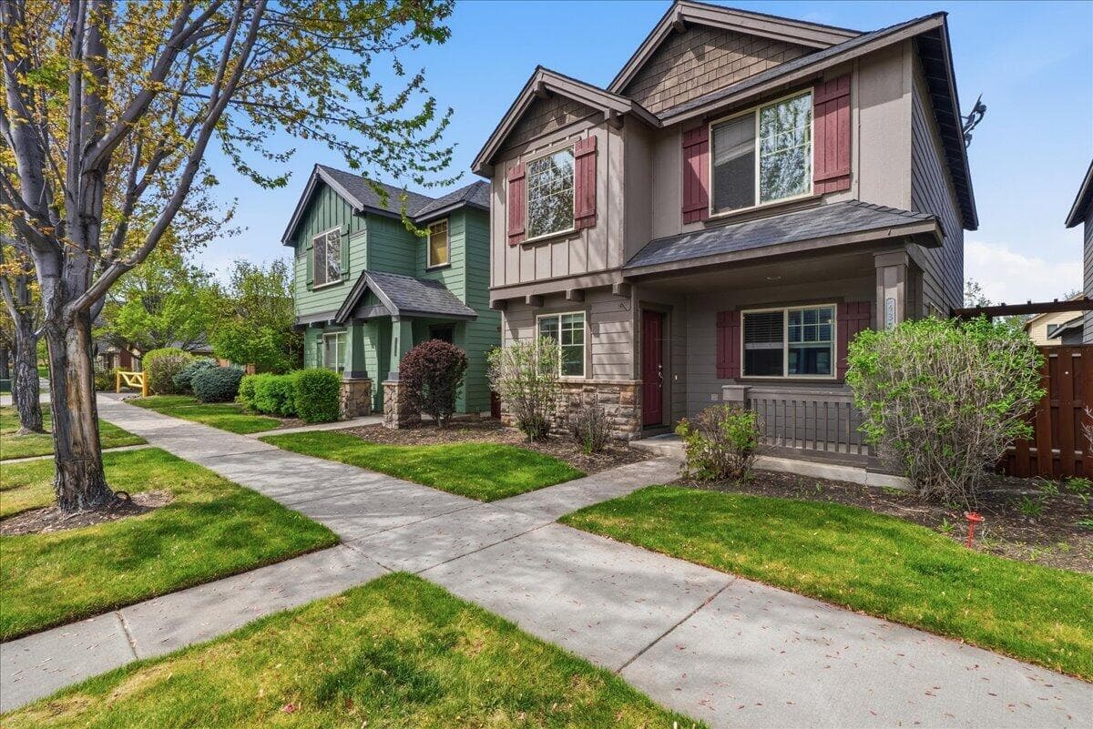 Photo of 437 27th 1 of 39