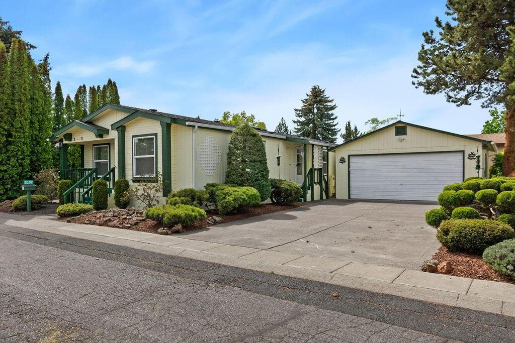 Photo of 20781 Livengood 2 of 58