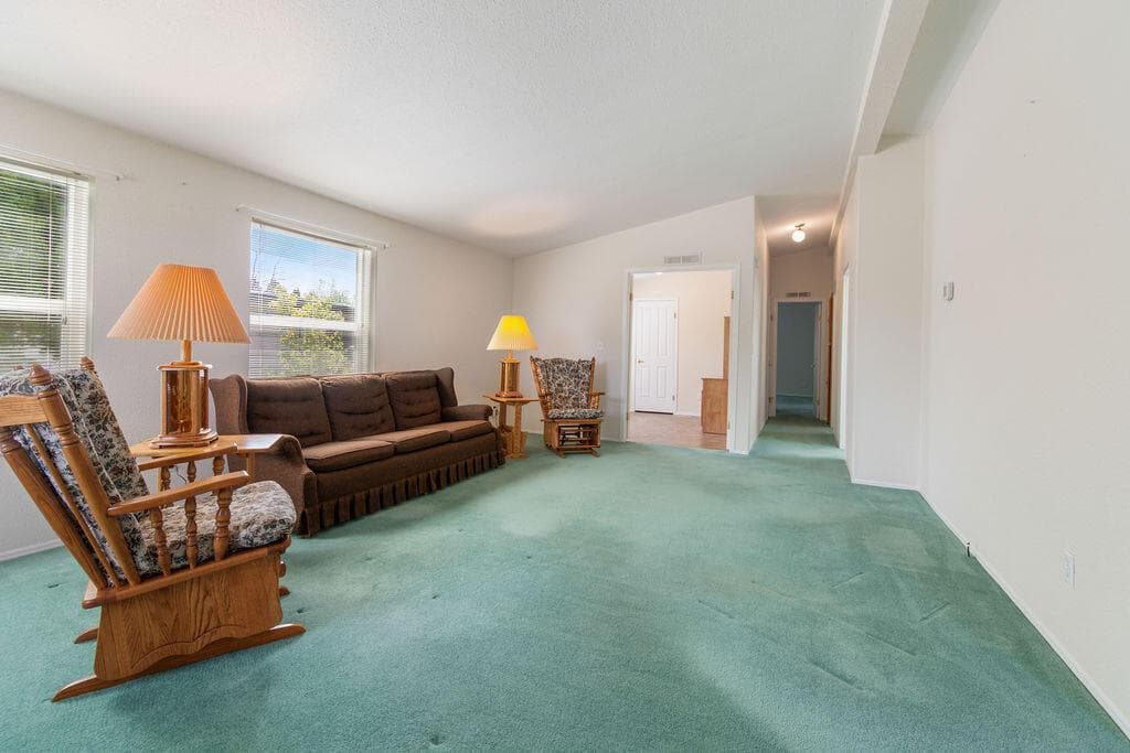 Photo of 20781 Livengood 5 of 58
