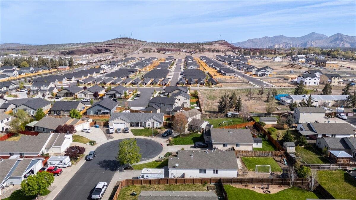 Photo of 3020 9th 3 of 31