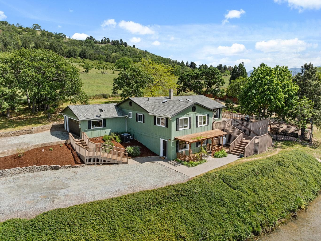 2140 Valley View