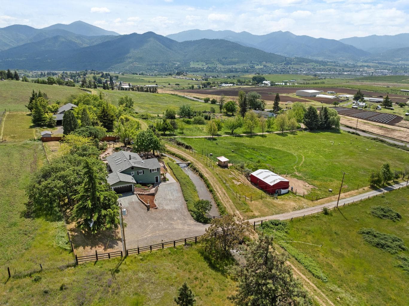 Photo of 2140 Valley View 4 of 73
