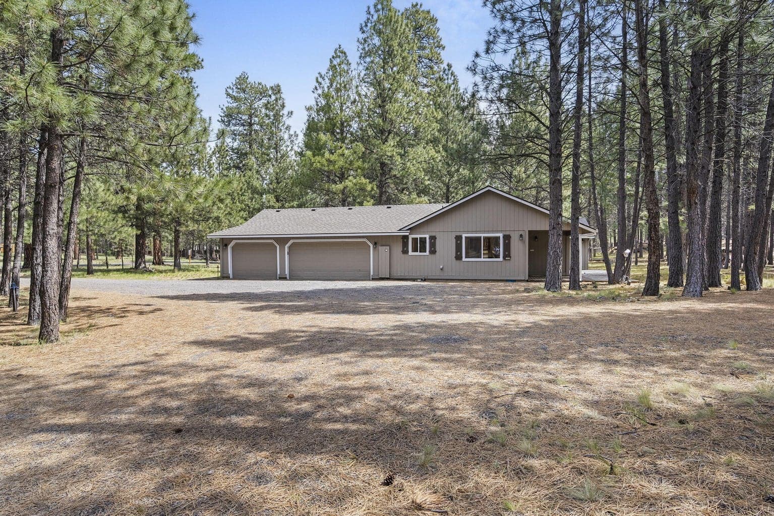 Photo of 14485 Mountain View 2 of 44