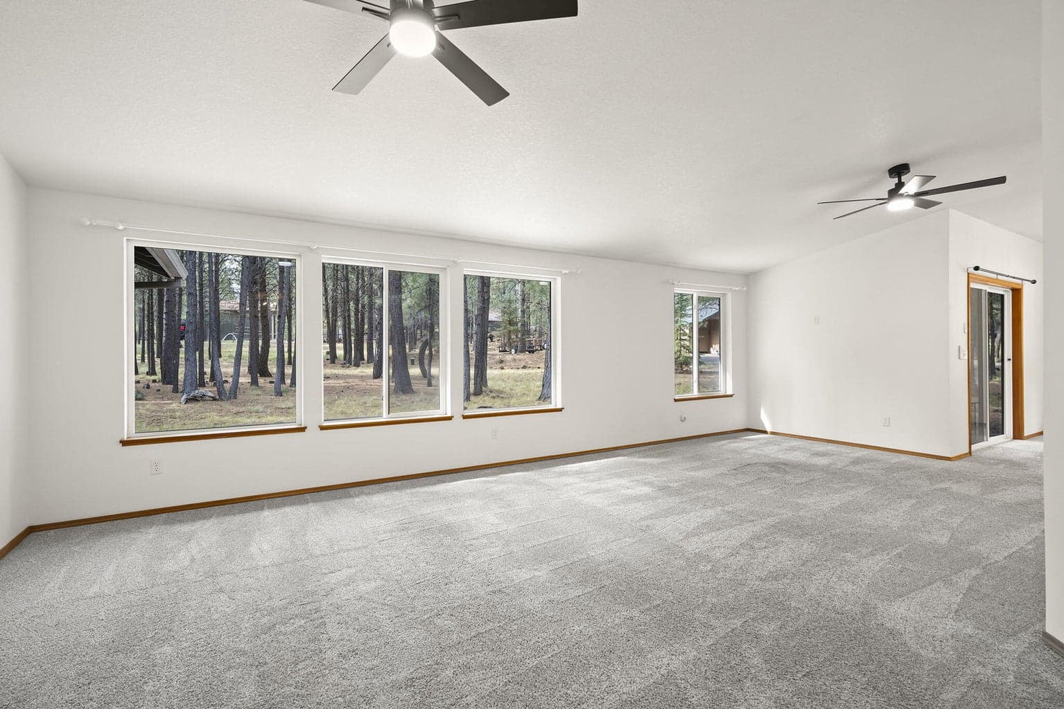 Photo of 14485 Mountain View 4 of 44
