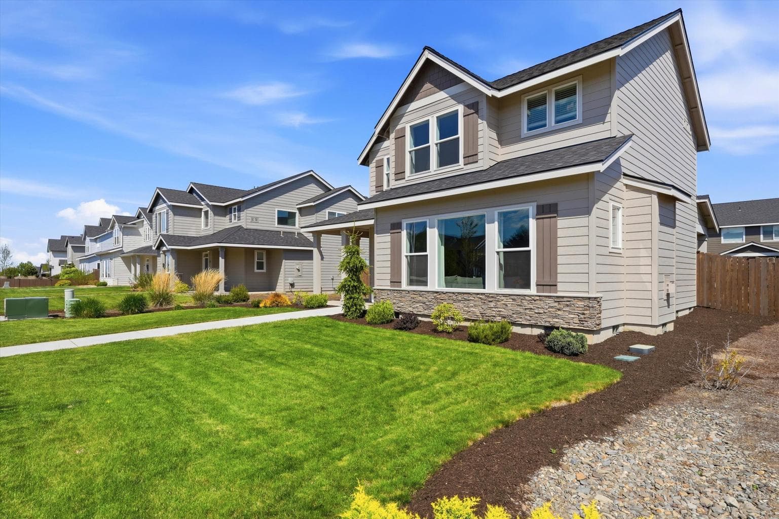 Photo of 748 27th 2 of 38