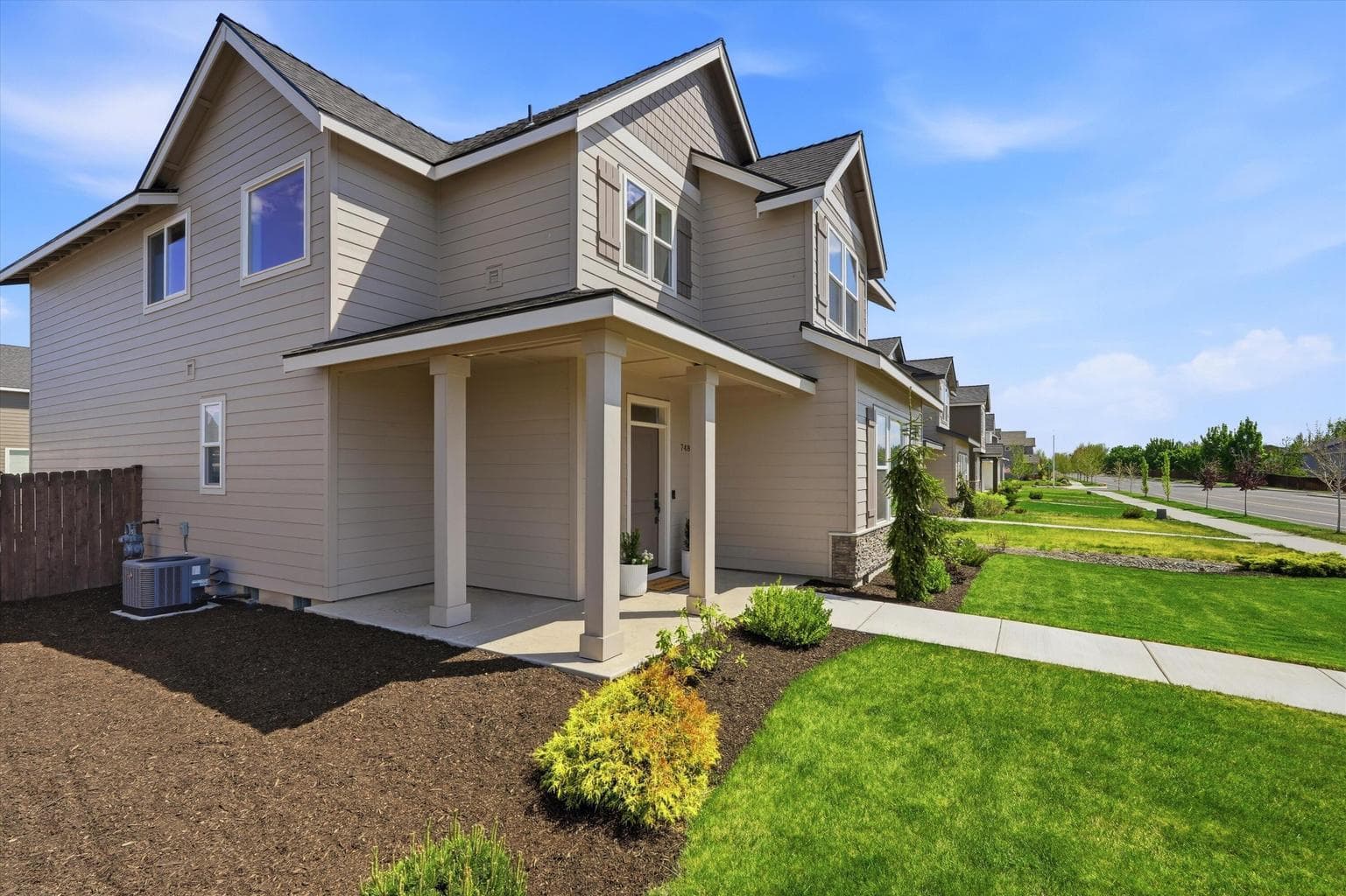 Photo of 748 27th 3 of 38