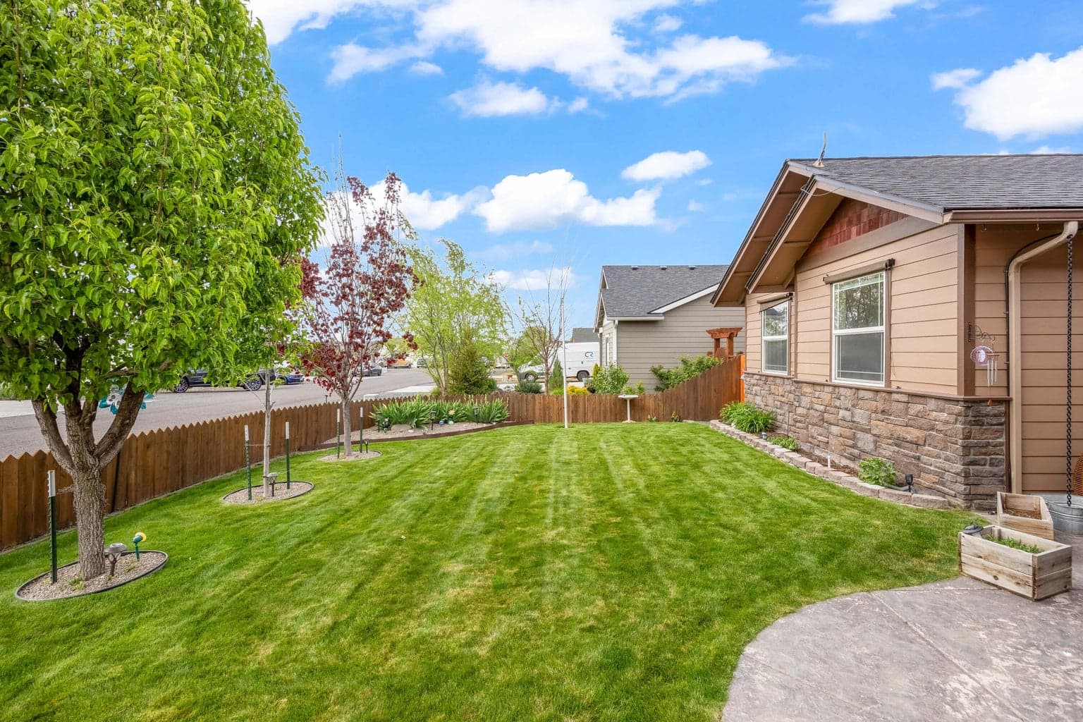 Photo of 570 Mountain Ridge 2 of 43