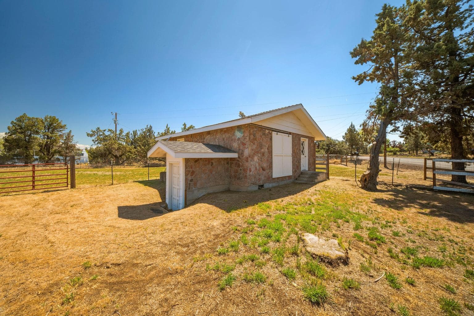 Photo of 3890 25th 4 of 31