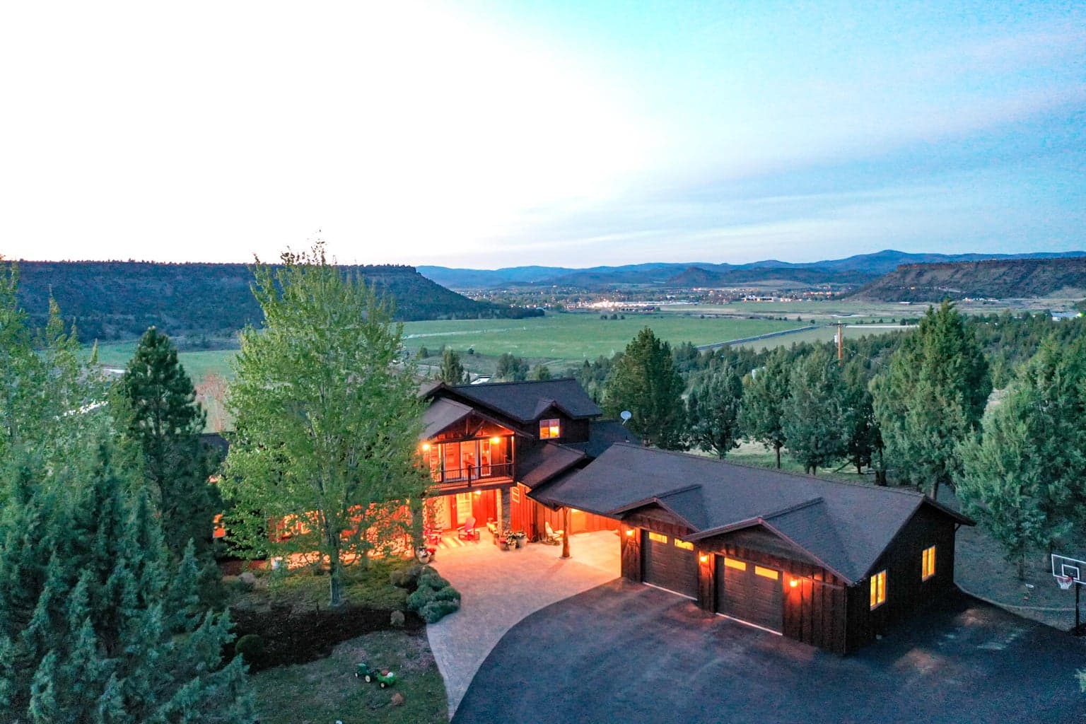 3900 Riverview