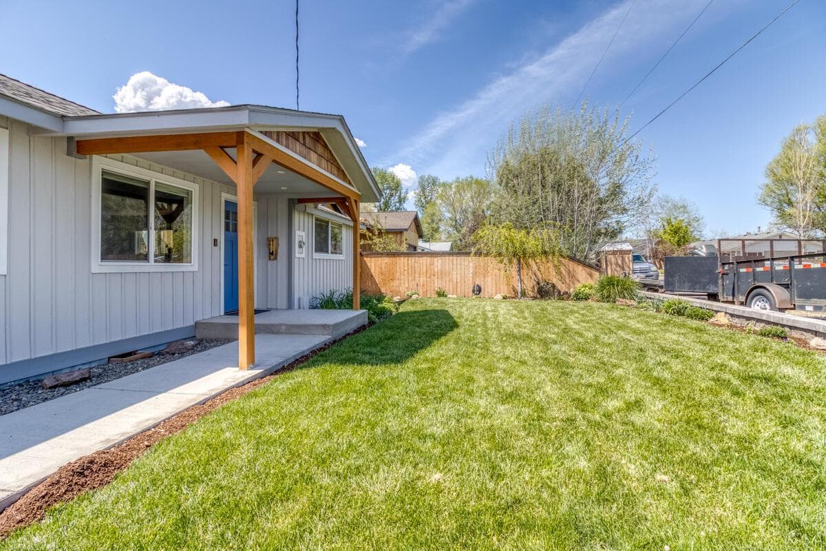 Photo of 1070 10th 4 of 30