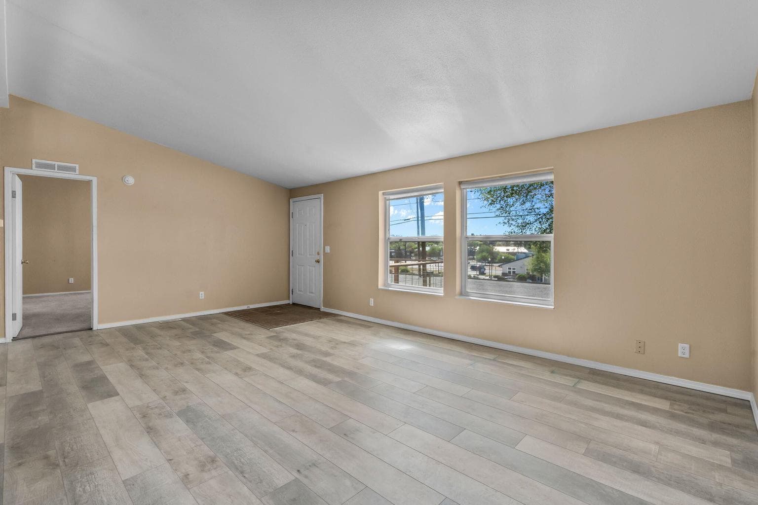 Photo of 397 6th 3 of 32