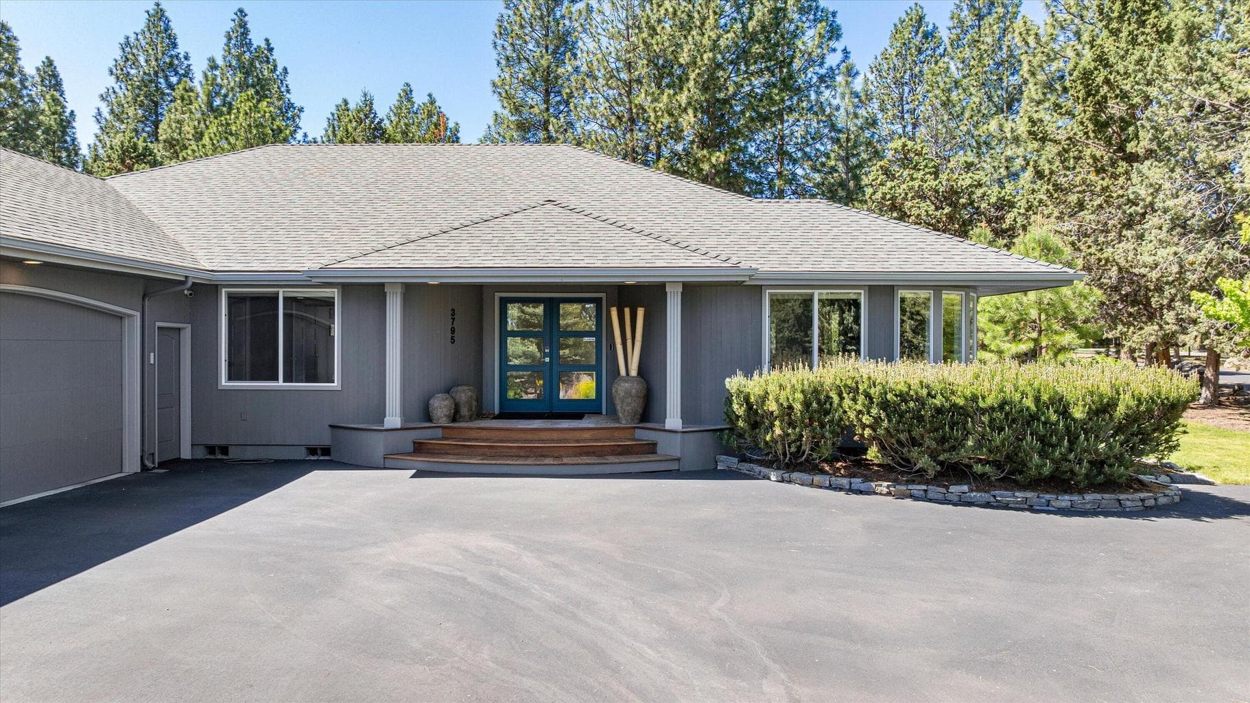 Photo of 3795 Summerfield 3 of 50