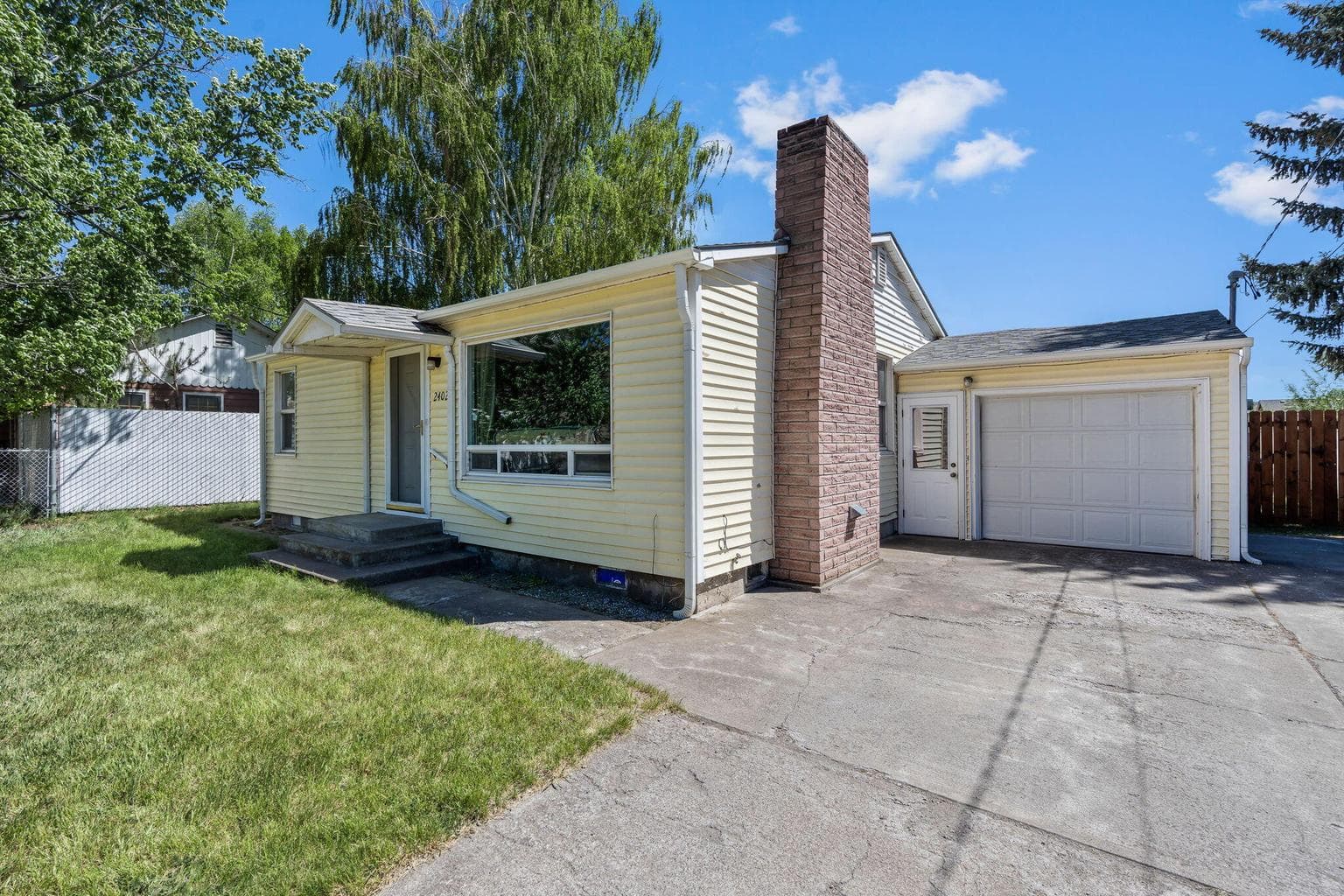 Photo of 2402 3rd 5 of 26