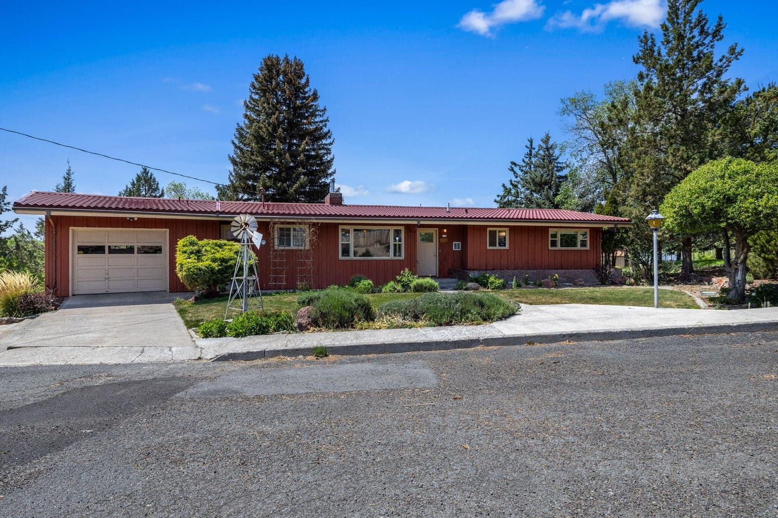 176 Hillcrest