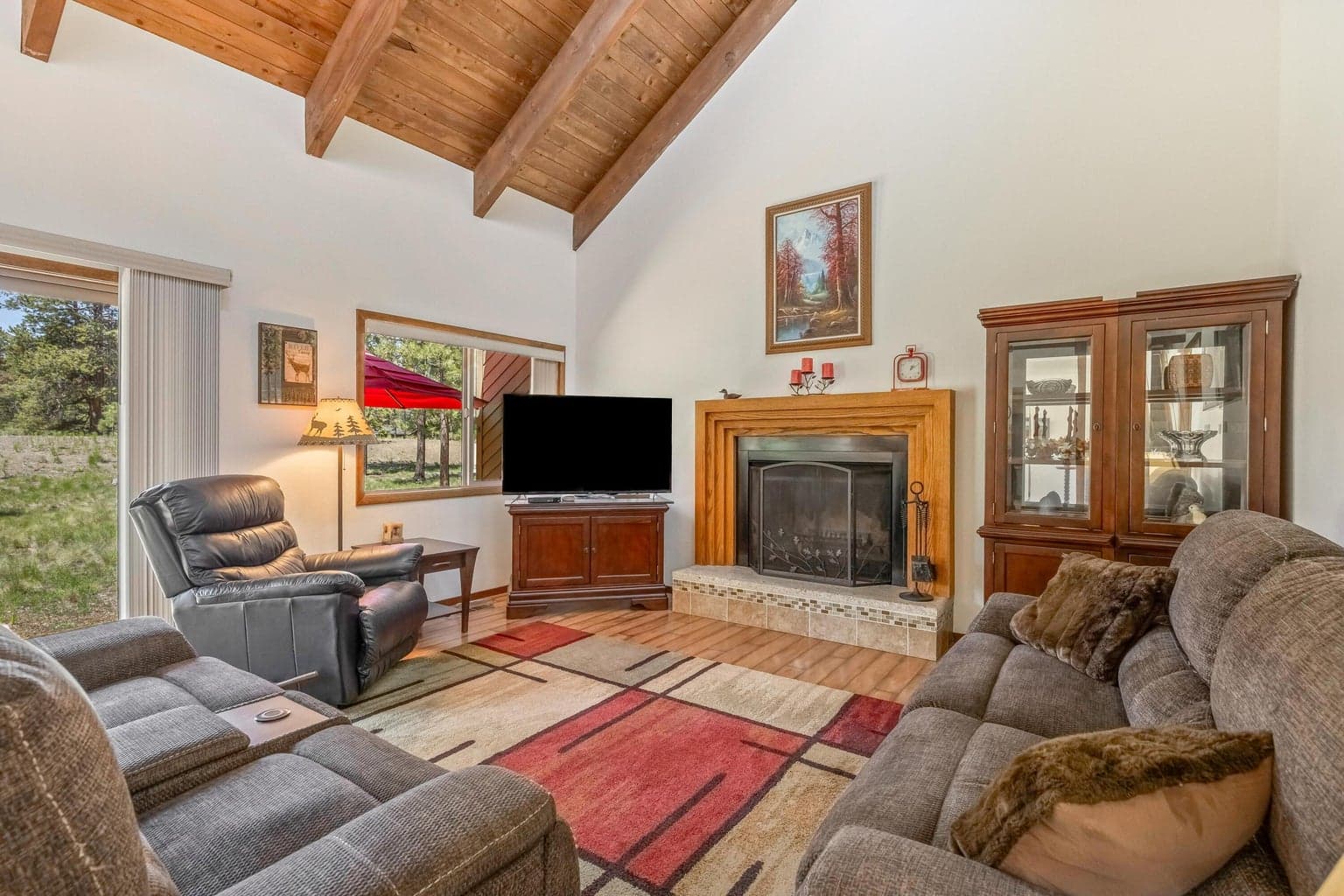 Photo of 57339 Mountain View 4 of 35