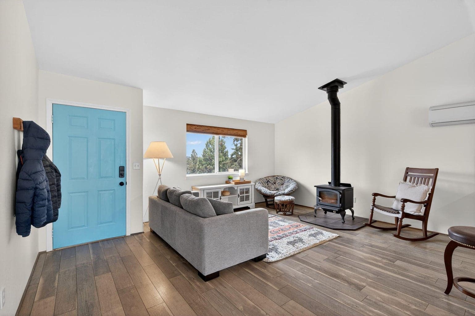 Photo of 13536 Cinder 4 of 28