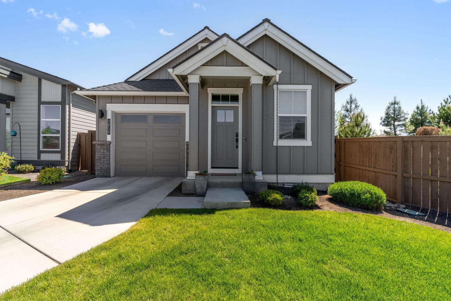 3859 Oakside