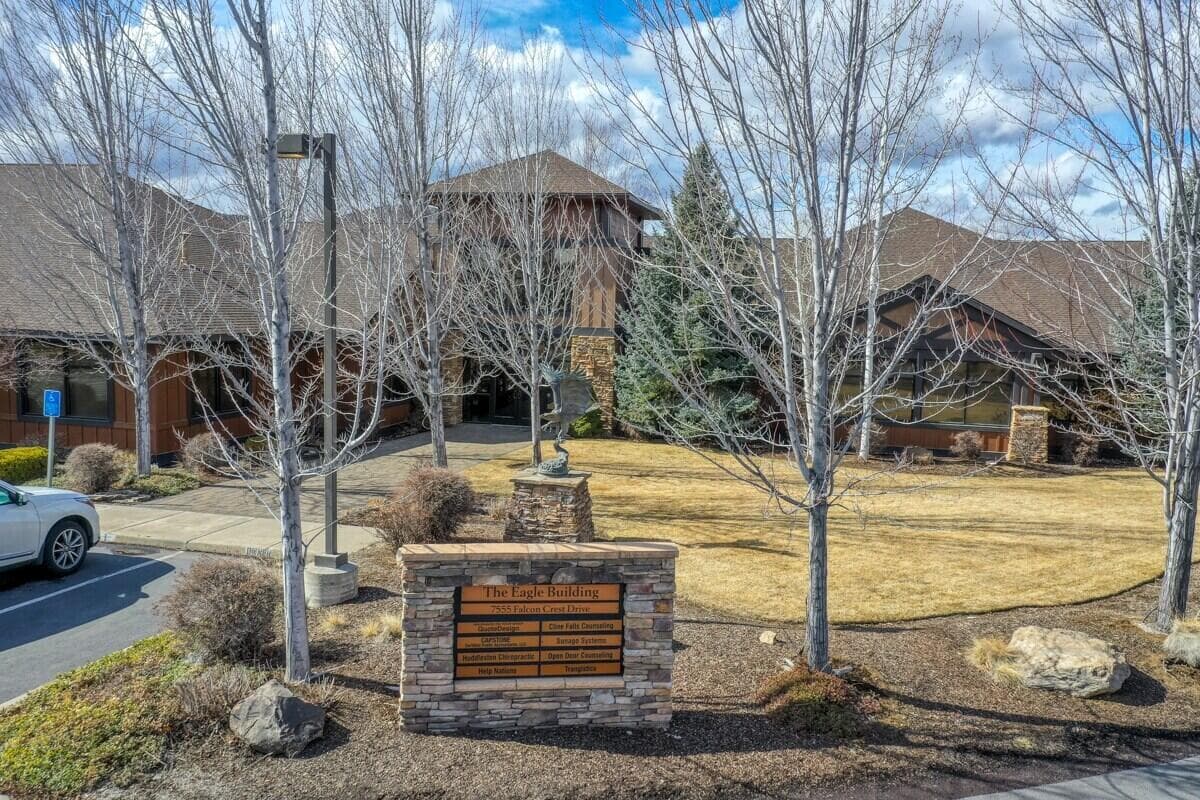 7555 Falcon Crest