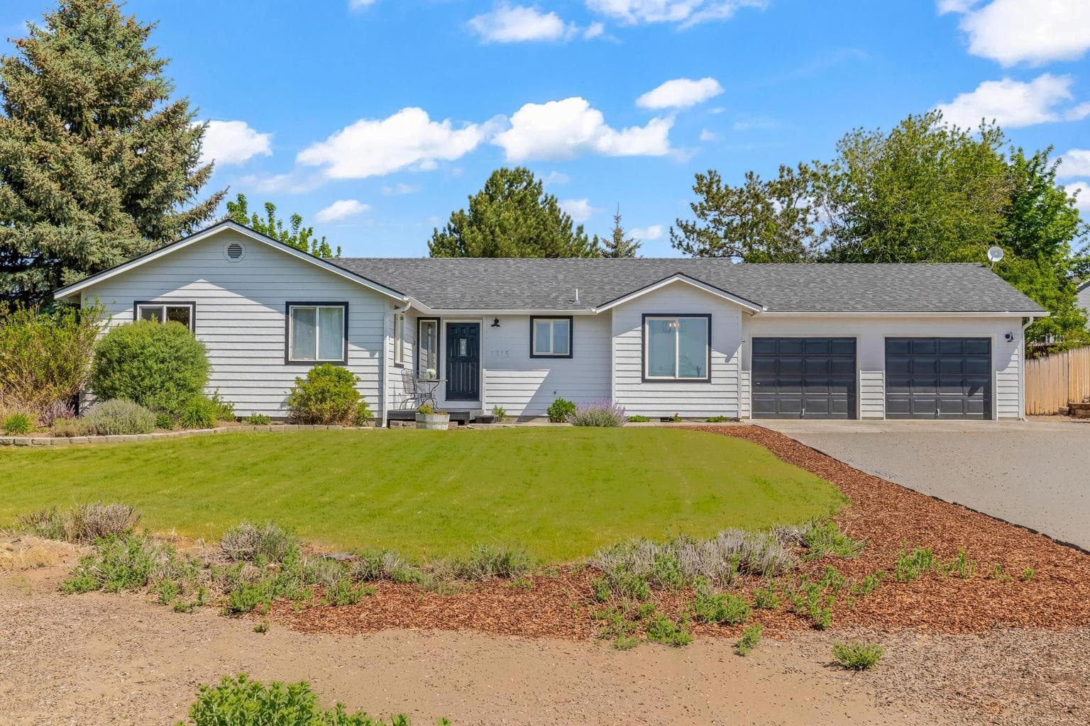 Photo of 1315 Mountain Ash 2 of 31