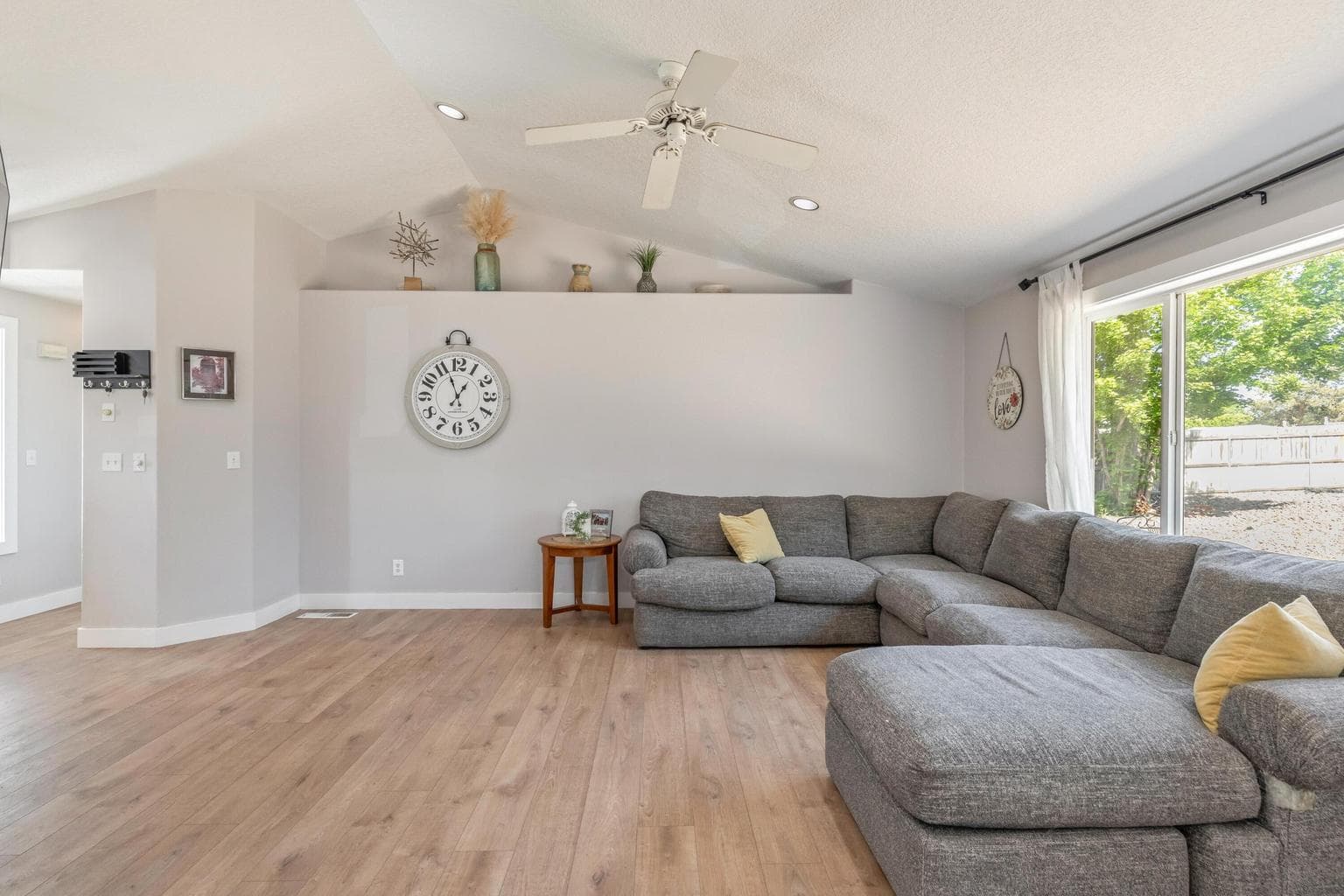 Photo of 1315 Mountain Ash 4 of 31